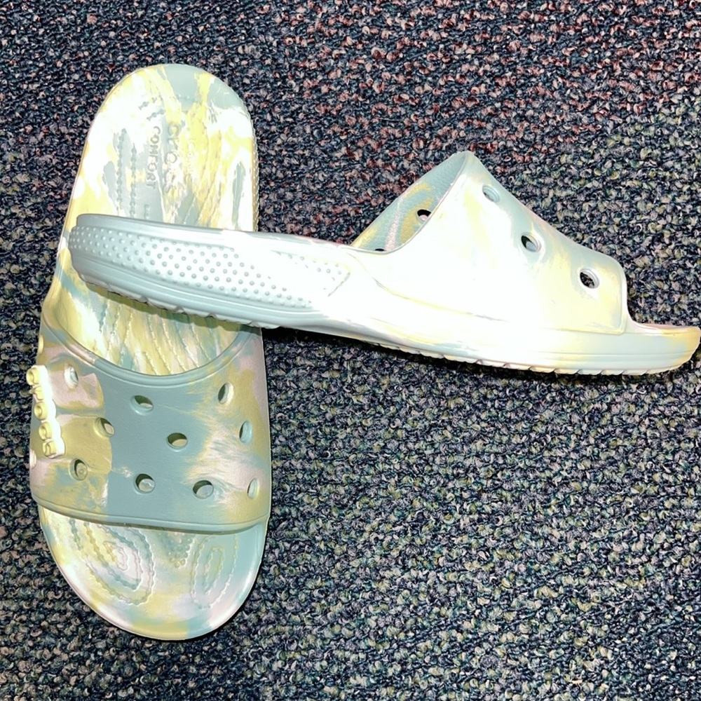 Crocs Tiedye Slides With Jibbitz M8 W10 Like New - image 5